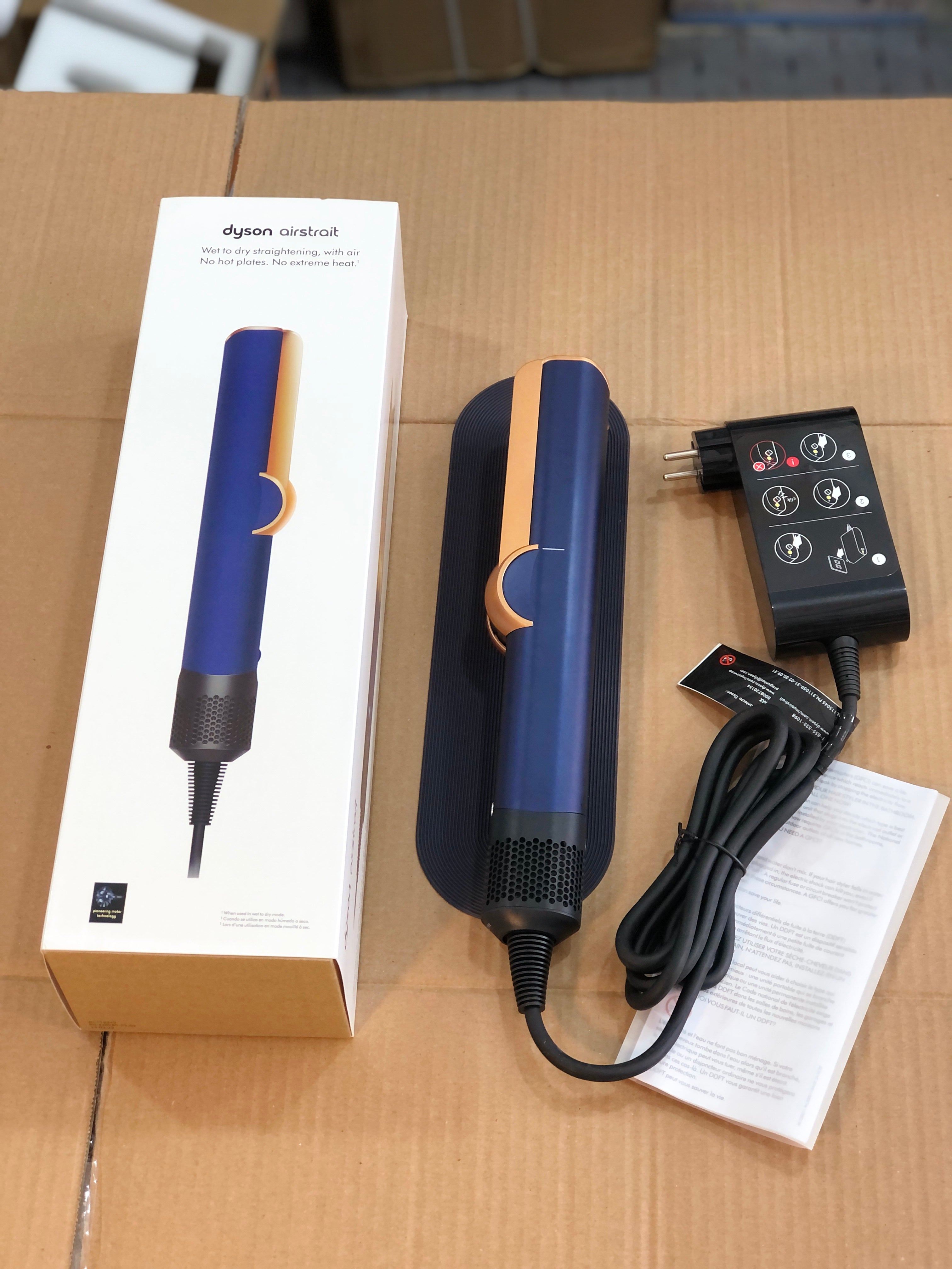 Dyson Airstrait HT01 Wet to Dry Hair