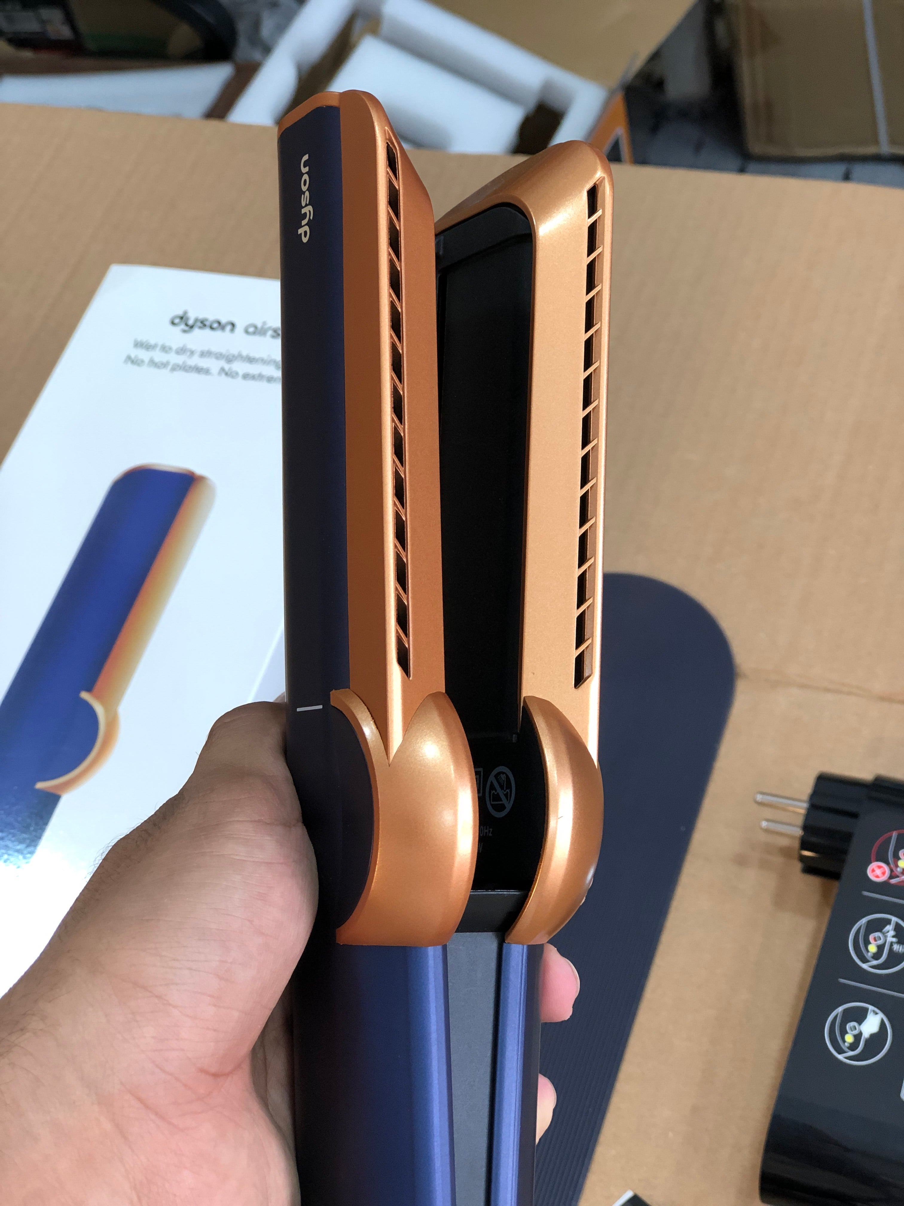 Dyson Airstrait HT01 Wet to Dry Hair